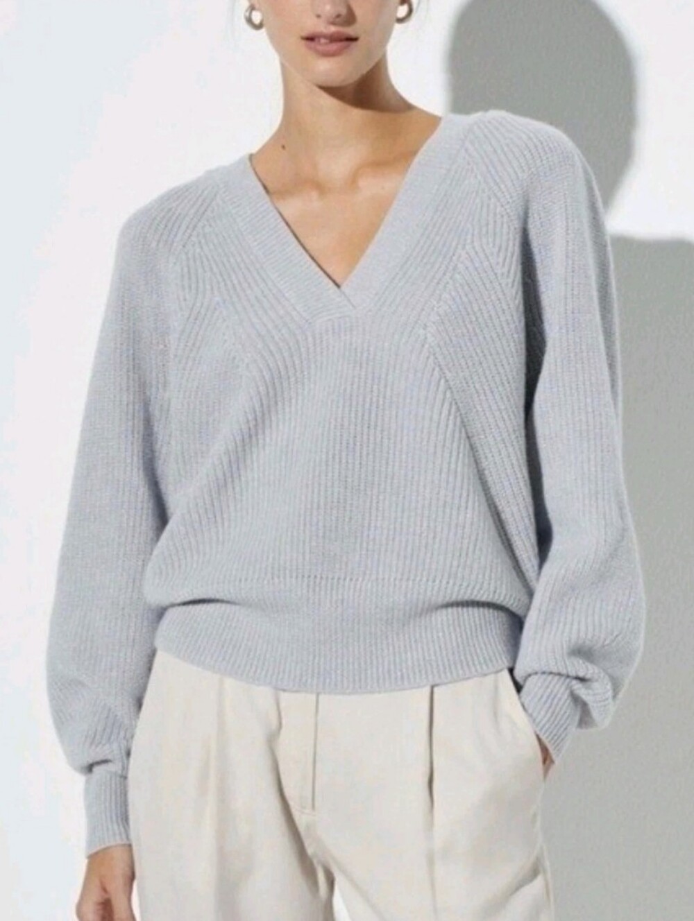 The Reset R Label Light Grey Ribbed V-Neck Puff Sleeve Sweater